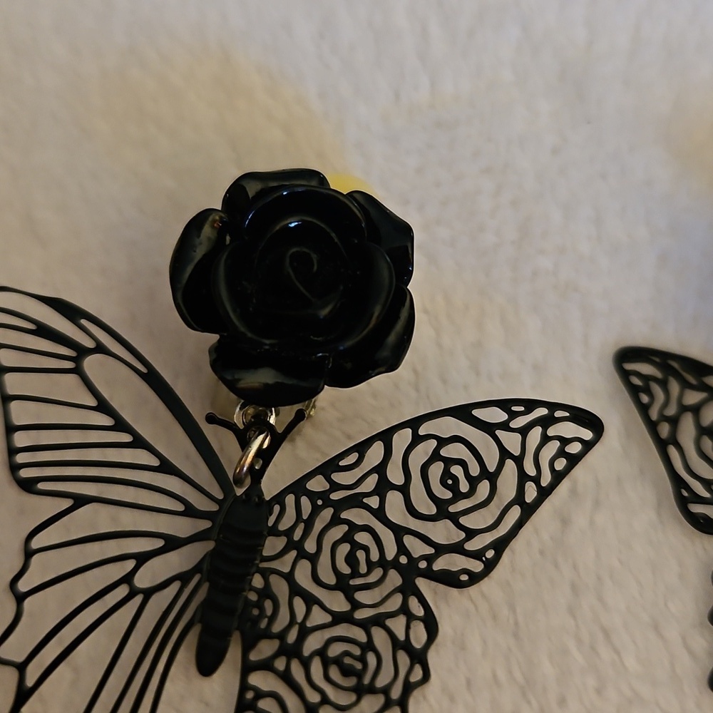 Vintage 1980s Black Rose Delicate Butterfly Goth Clip-on Earrings - Picture 6 of 7